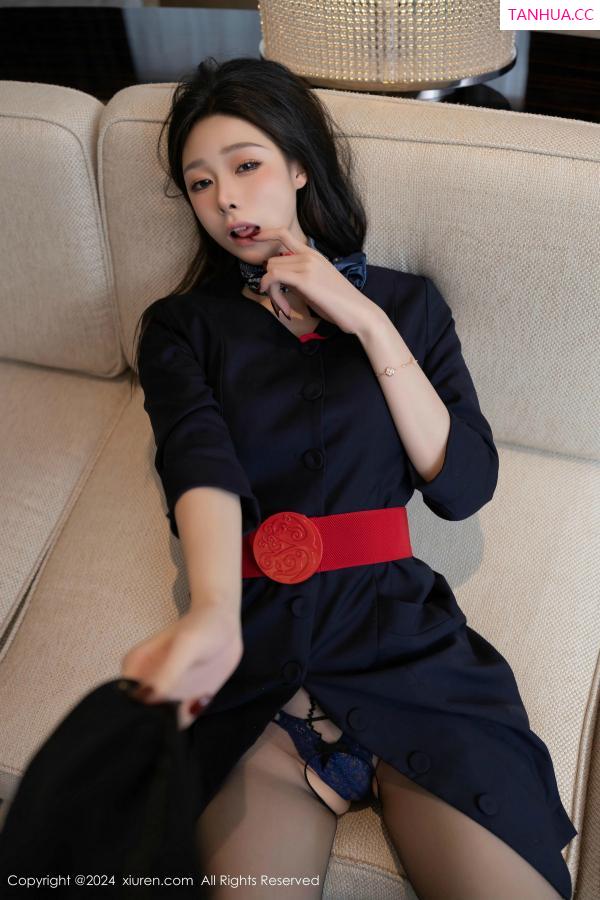 逗逗DouDou  [XiuRen]高清写真图 2024.12.13 No.9597 小逗逗 黑丝美腿第3张图片